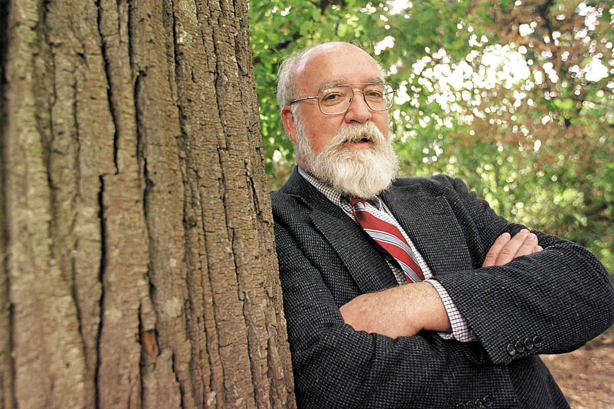 Daniel C. Dennet fotografiado en el Jardín Botánico de la Universitat de València